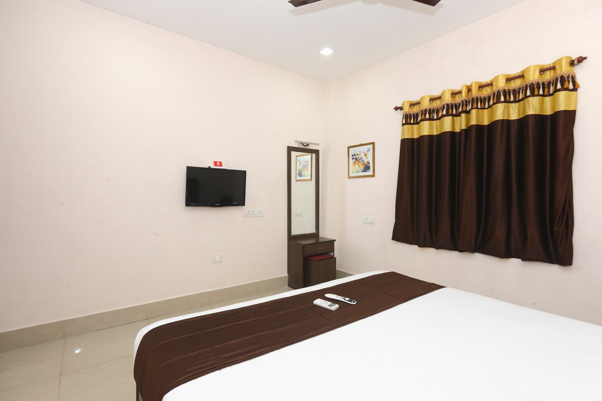 Hotel O Raaj Residency Madras Buitenkant foto