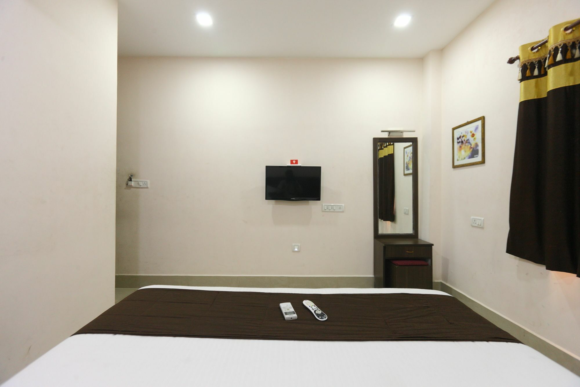 Hotel O Raaj Residency Madras Buitenkant foto
